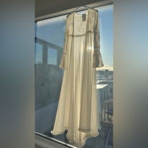 Magnificent vintage embroidered robe with bell sleeves